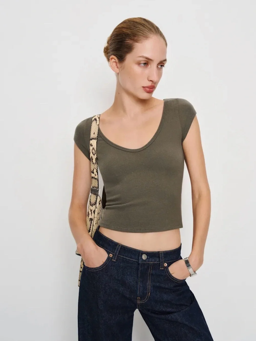 Reformation Mateo Olive Scoop-Neck Knit Crop Tee - Poppyseed